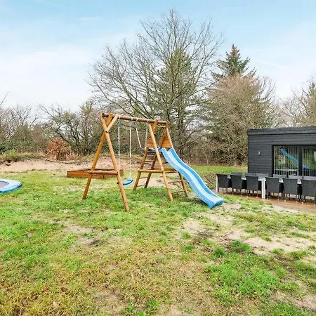 Sleeps 18 Pool Wifi Holiday home