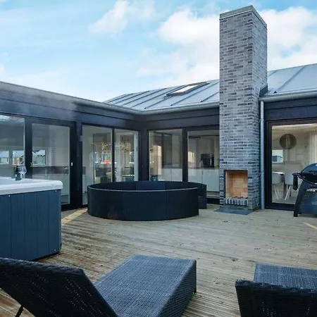 Sleeps 18 Pool Wifi *