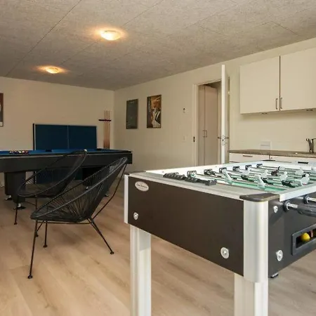 Holiday home Sleeps 18 Pool Wifi