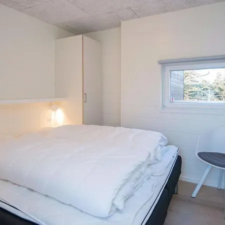 Holiday home Sleeps 18 Pool Wifi